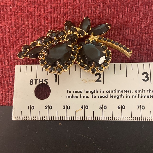 Xxsoldxx Vintage D&E Juliana gold & black brooch EUC 1.5" x 2.5" - Picture 11 of 17